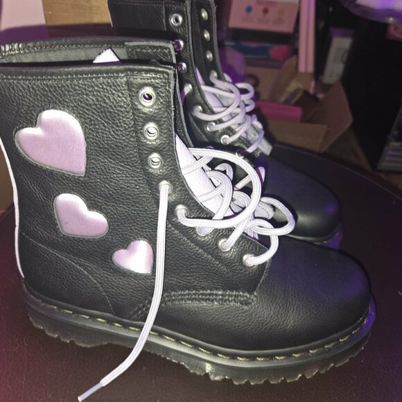 NEW Dr. Martens Black Purple 1460 Zip Heart Lug Sole - Picture 4 of 8